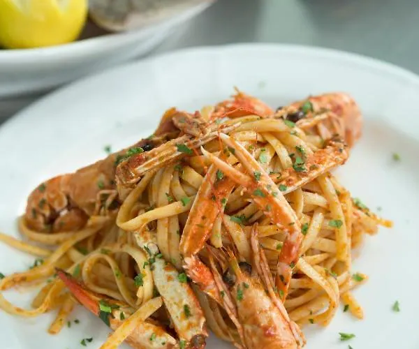 Park Pineta فندق تّشيرفييا